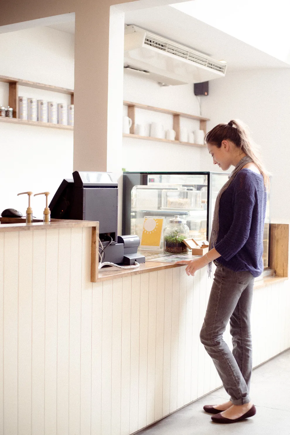 Cafe counter